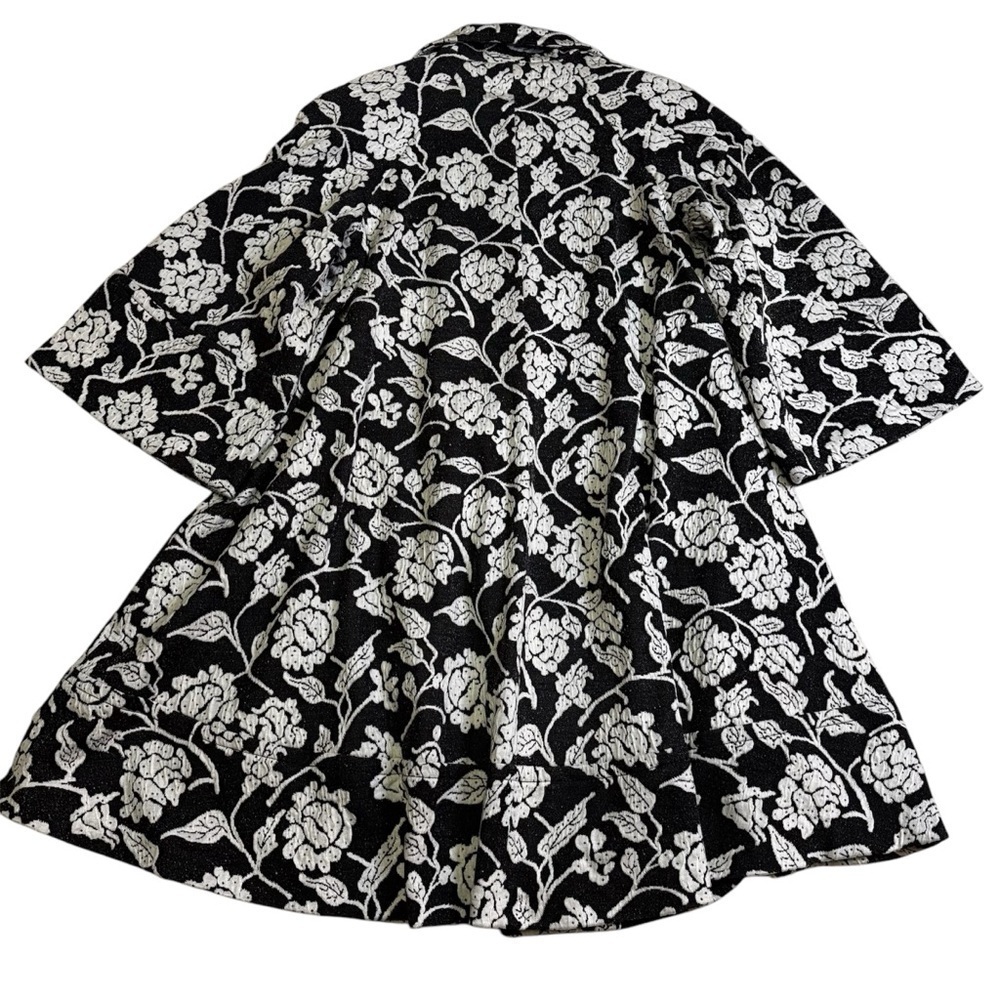 Newport News Black & White Floral Brocade Jacket Coat
Size 8
NWT
Vintage - Picture 4 of 11
